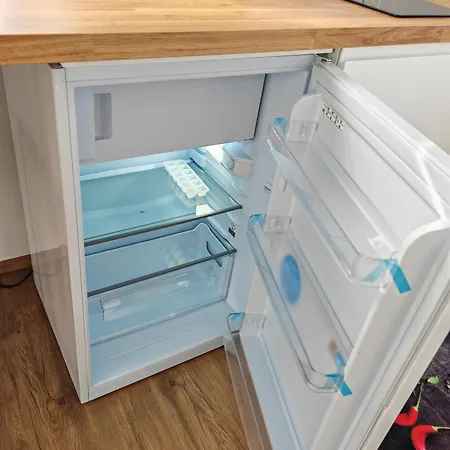 Yellow With Free Parking Daire Ljubljana