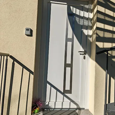 Διαμέρισμα Yellow With Free Parking Λιουμπλιάνα