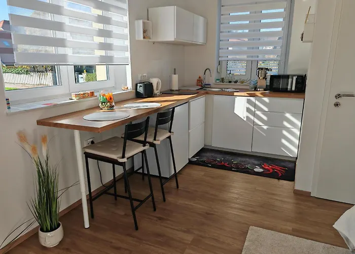 Apartment Yellow With Free Parking