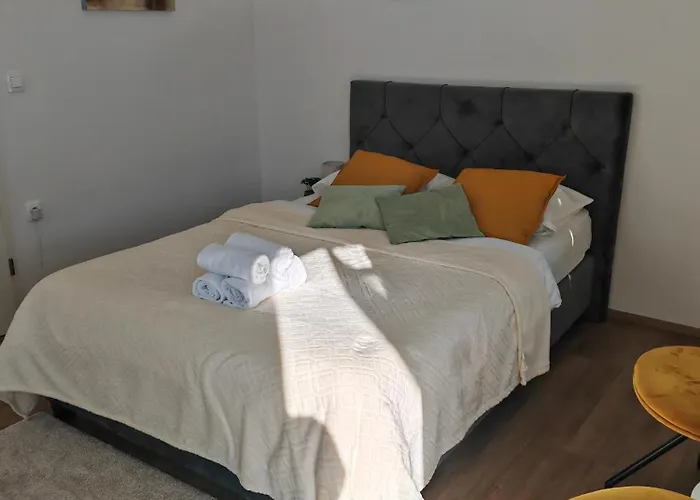 Apartment Yellow With Free Parking *