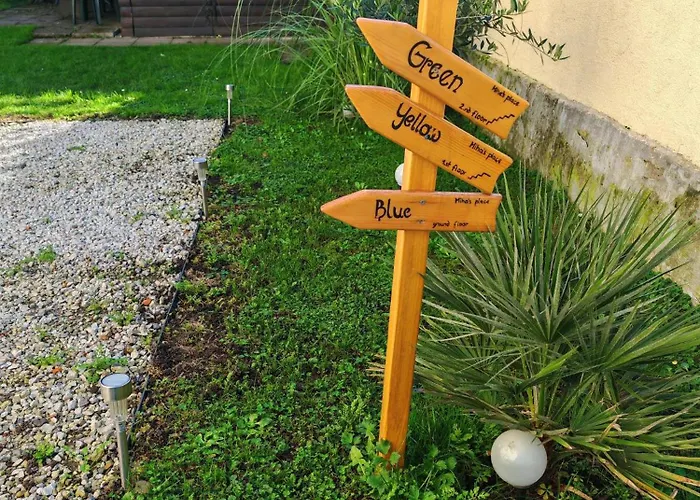 Yellow With Free Parking Appartement Ljubljana
