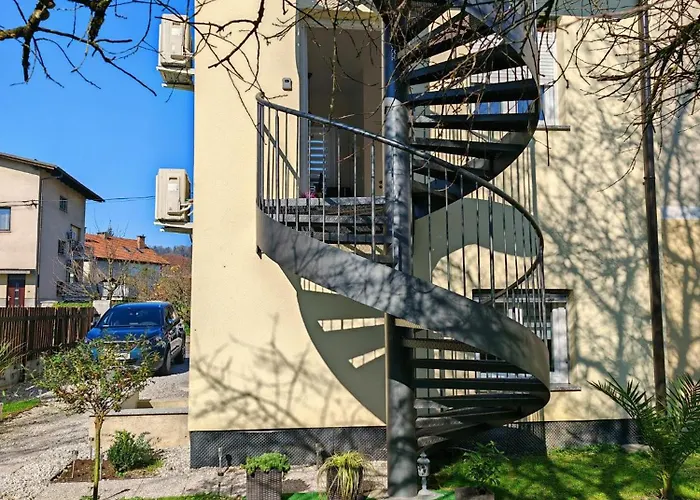 Apartment Yellow With Free Parking *