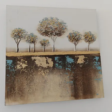 Yellow With Free Parking アパート リュブリャナ